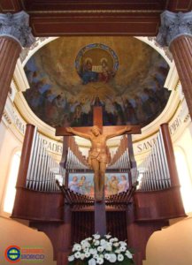 Abside, Affresco di Romeo Musa, La Trinità e la discesa dello Spirito Santo e l’organo, P.Bevilacqua, 1993