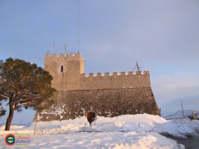 Castello Monforte innevato