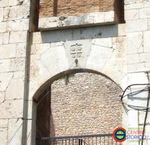 Castello stemma Monforte