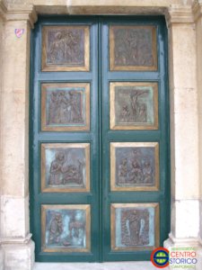 Portale in bronzo Santuario Madonna dei Monti